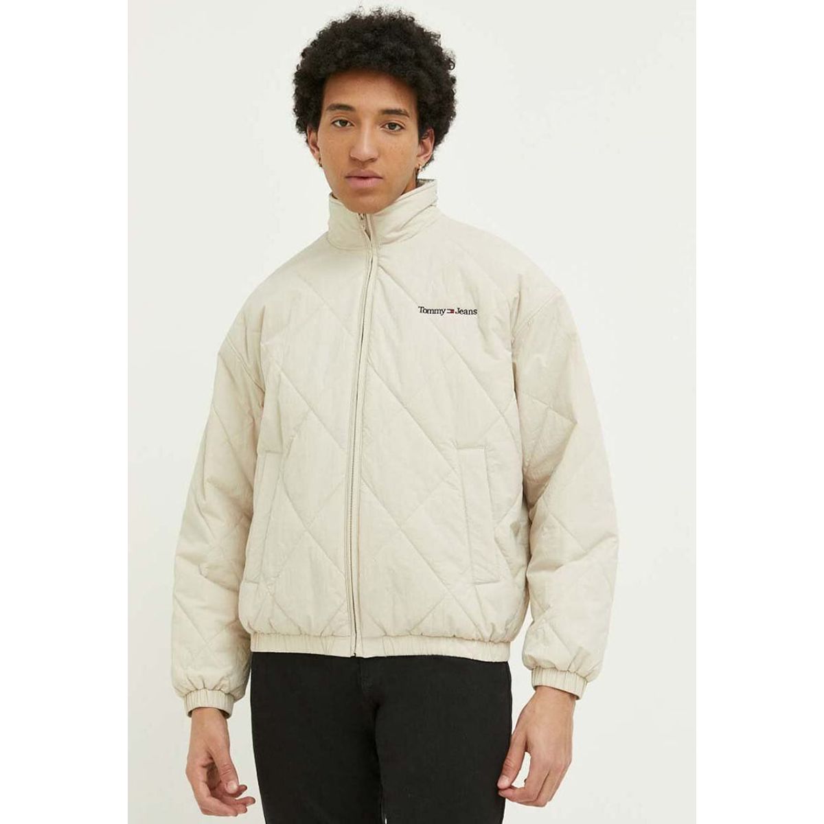 TOMMY HILFIGER - Chaqueta Liviana Boxy Beige Tommy Jeans