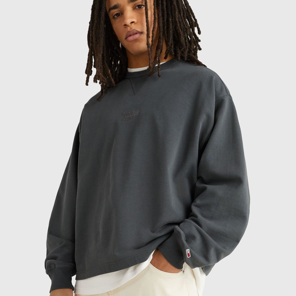 TOMMY HILFIGER - Polerón Relaxed Modern Boxy Negro Tommy Jeans