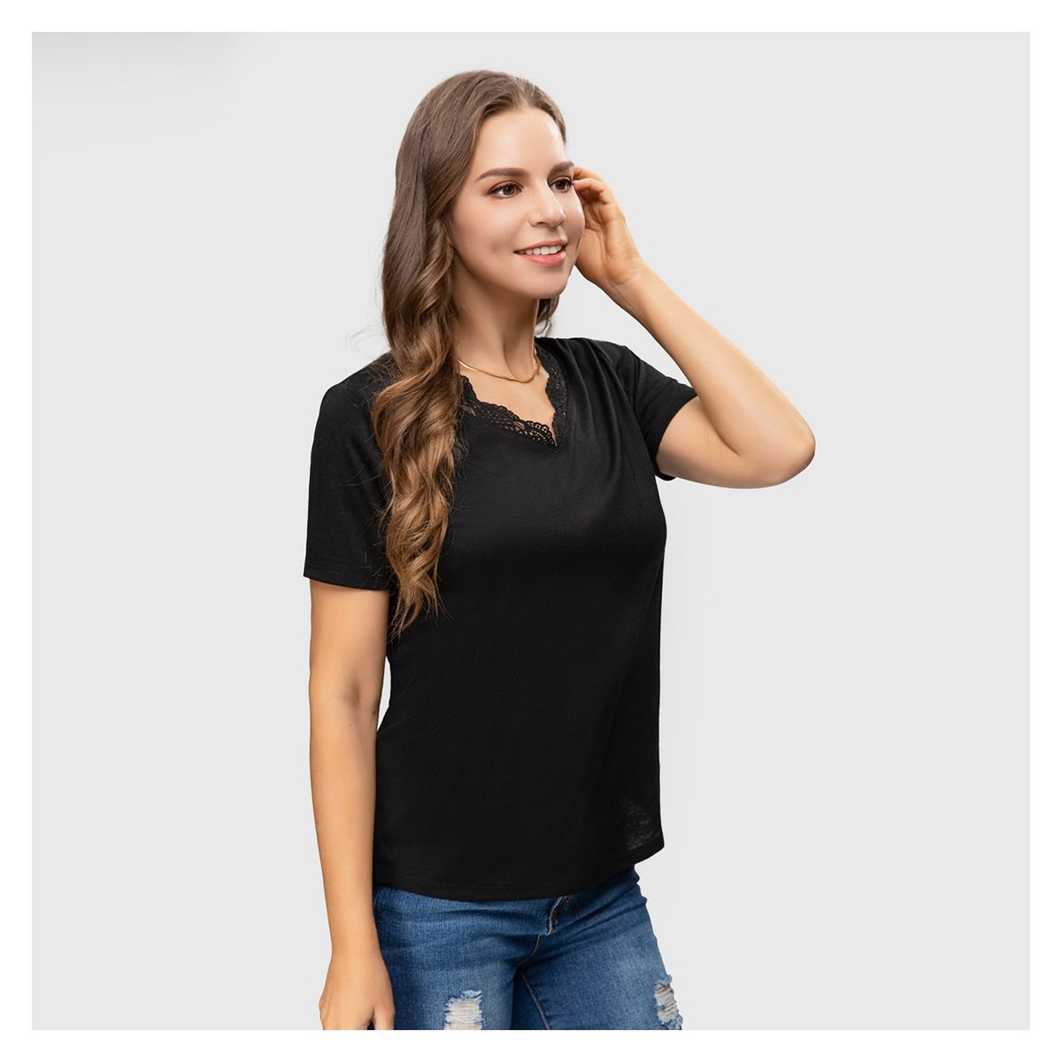 FASHION'S PARK - Polera Mujer Escote Con Aplicación Encaje Negro Fashion's Park