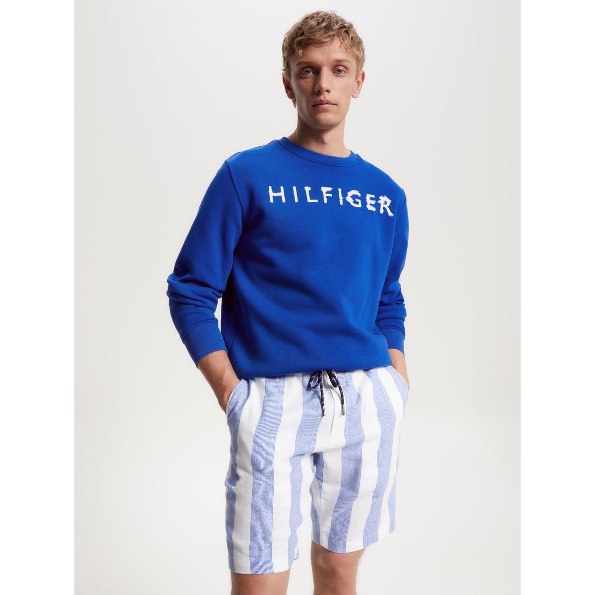 TOMMY HILFIGER - Polerón Con Logo Artístico Azul Tommy Hilfiger