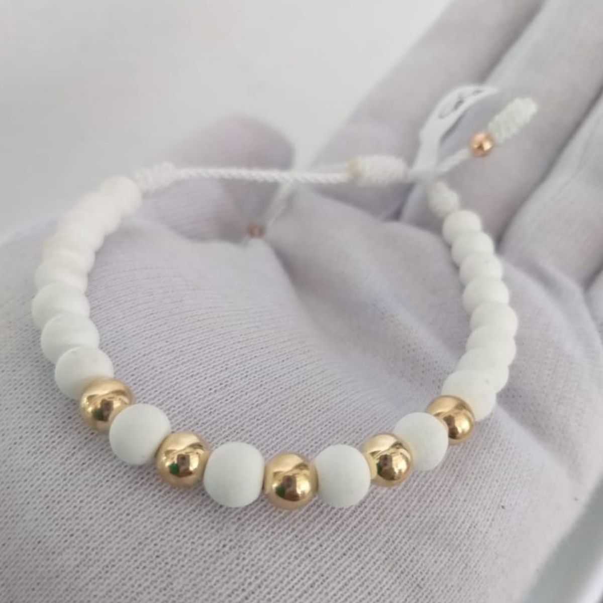 GENERICO - Pulsera Balin Blanco en oro laminado de 18k