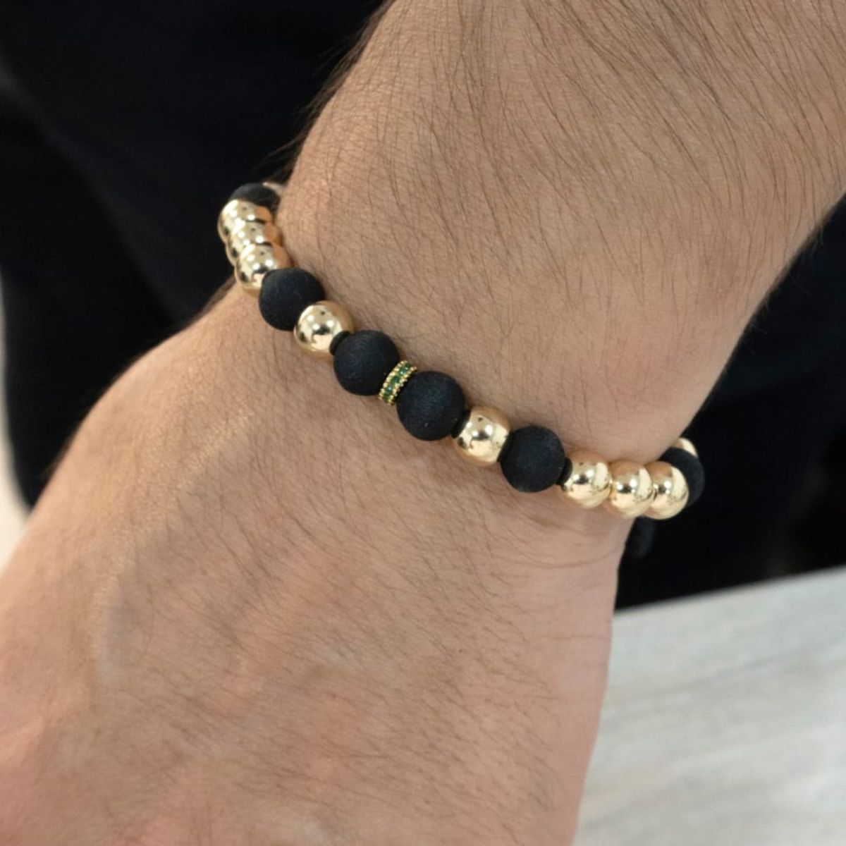 GENERICO - Pulsera Negra Con Circonias  en oro laminado de 18k