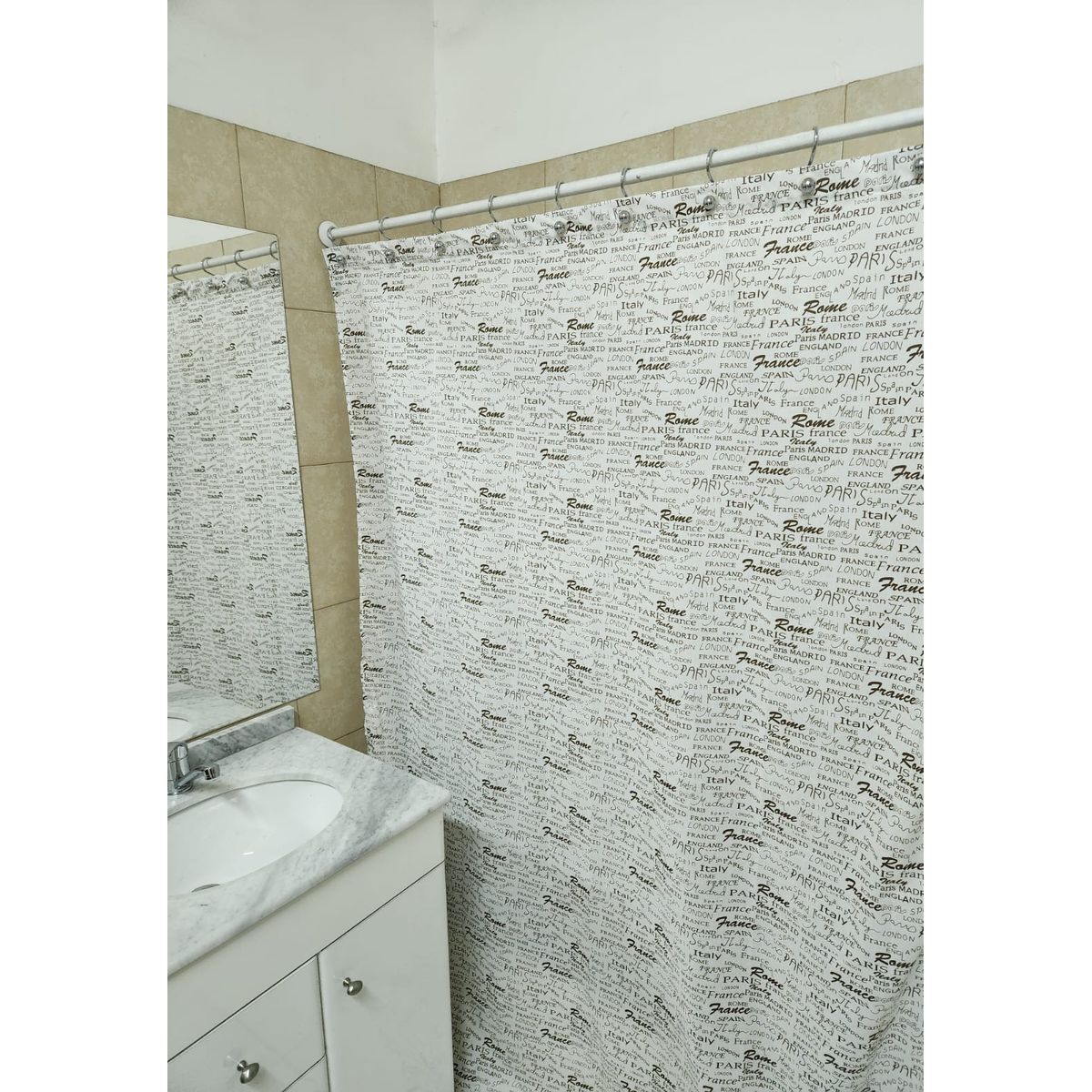 GENTILE - Cortina de baño Letra Café 140 x 200 cms