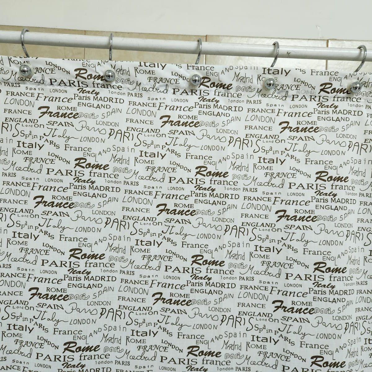 GENTILE - Cortina de baño Letra Café 140 x 200 cms