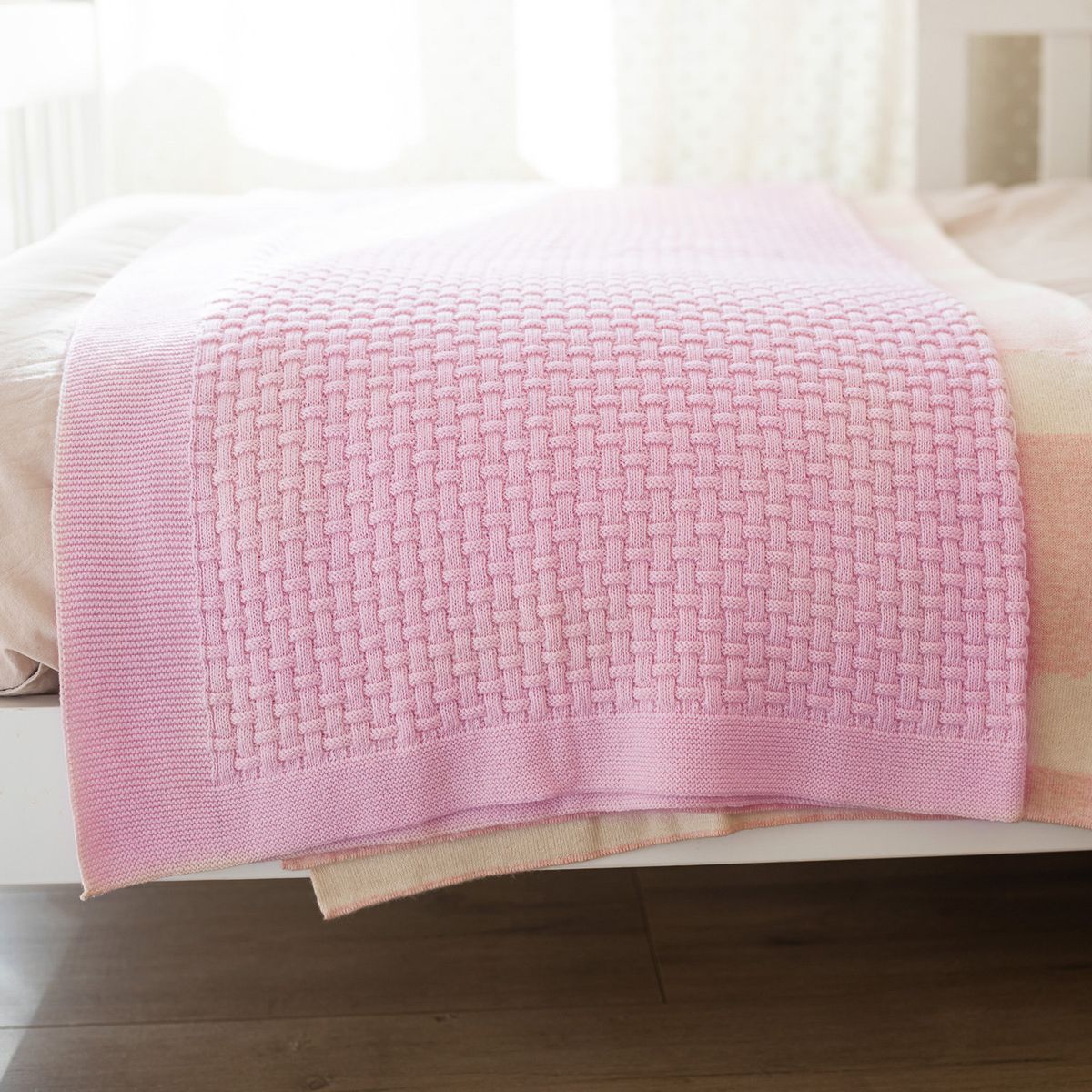 NINA HERRERA - Manta Tejida Panal Rosa