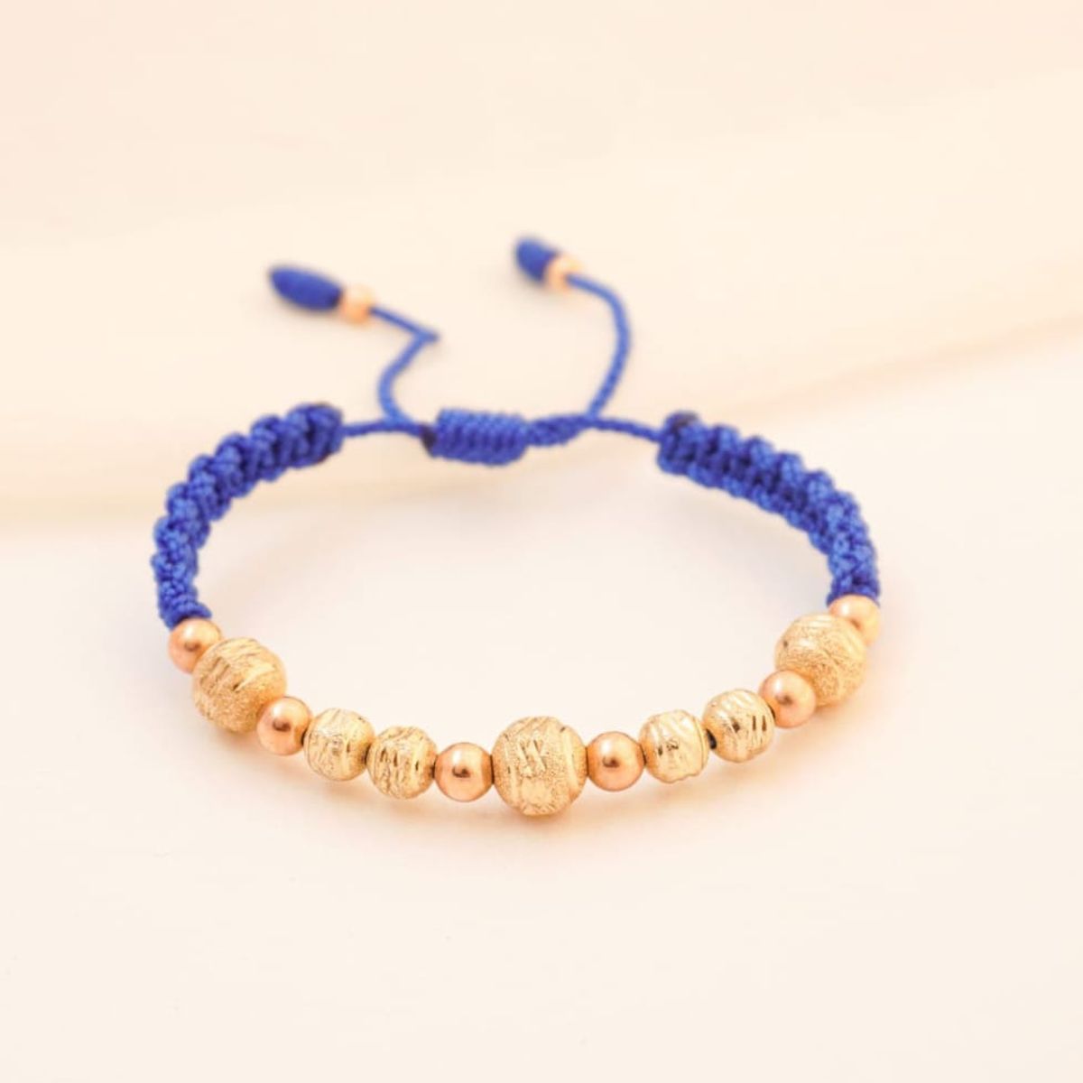 GENERICO - Pulsera Azul Tripleanillo en oro laminado de 18k