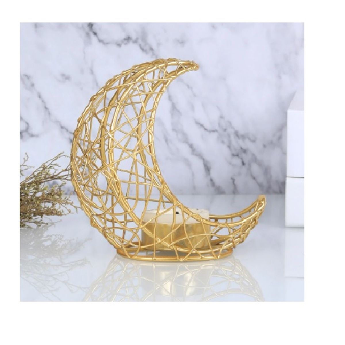 GENERICO - CANDELABRO CAPULLO CON FORMA DE LUNA DORADO DORADO.