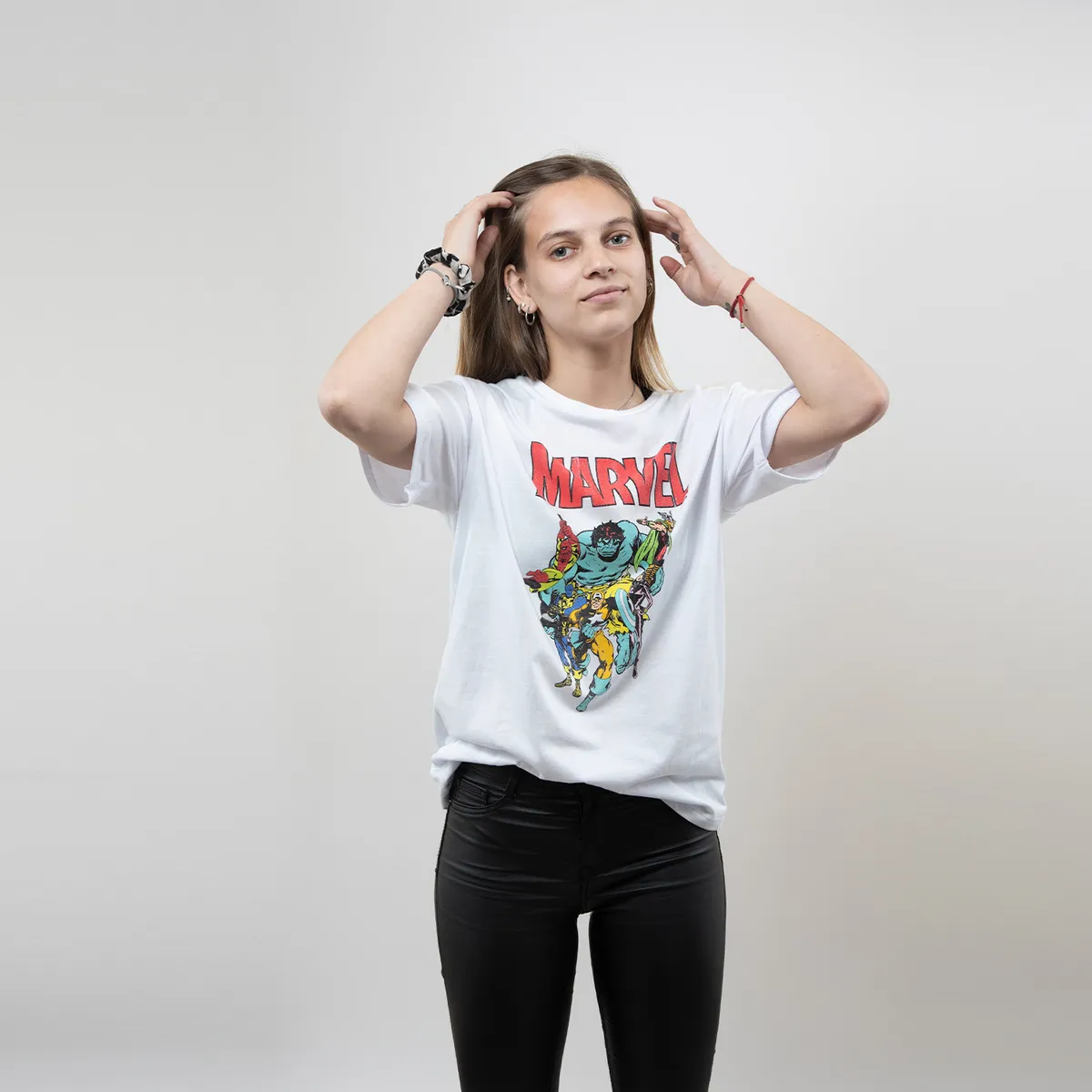 MARVEL - Polera Mujer Avengers Team Blanco Marvel
