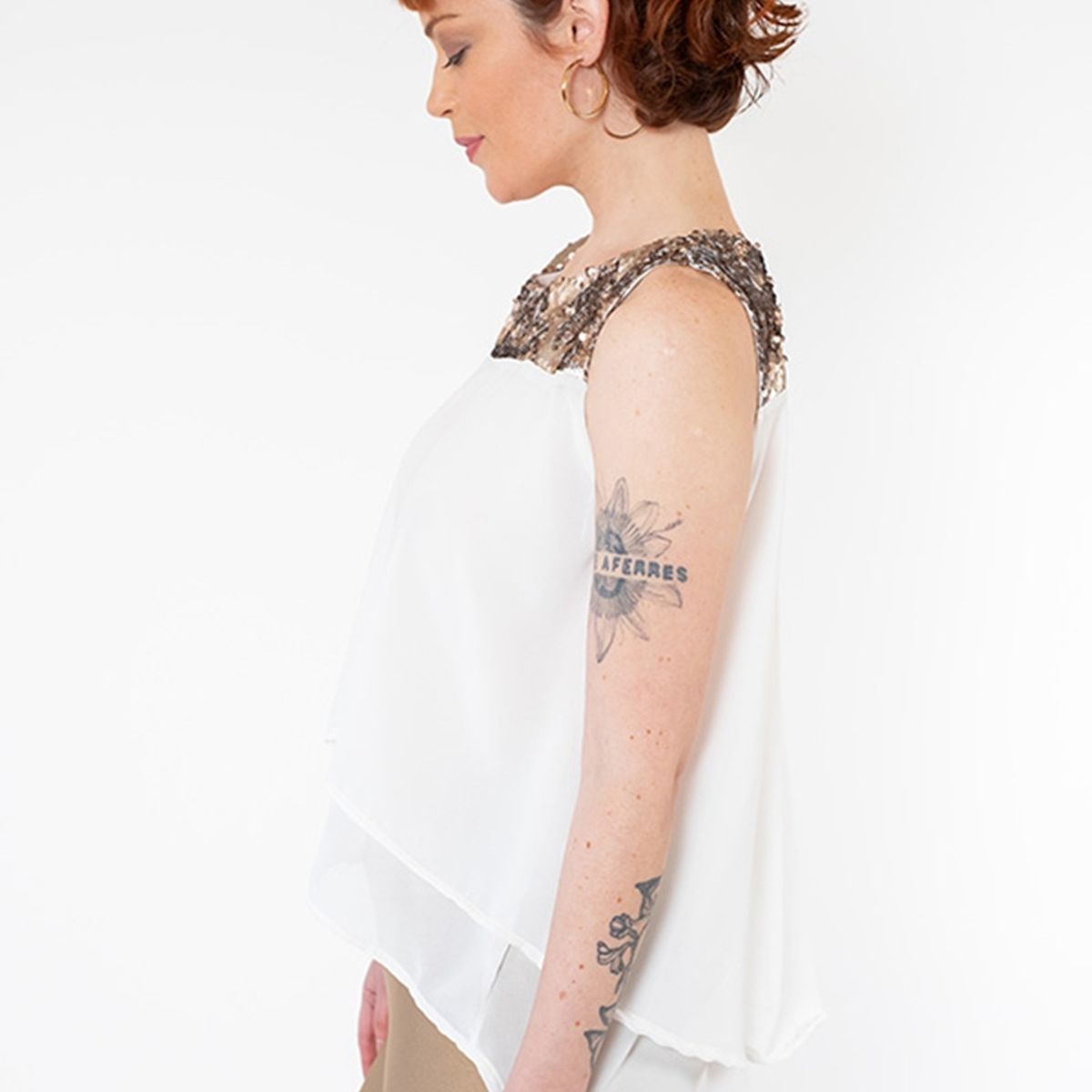 NATALIA SEGUEL - Blusa Mary Blanco Aplicación Dorada Natalia Seguel