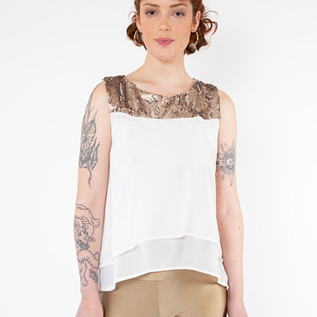 NATALIA SEGUEL - Blusa Mary Blanco Aplicación Dorada Natalia Seguel