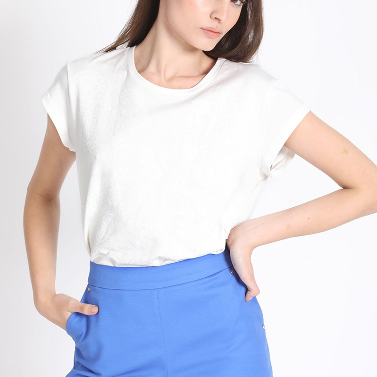 LIOLA - Polera Algodón Con Estampado Tipo Encaje, Crudo Liola