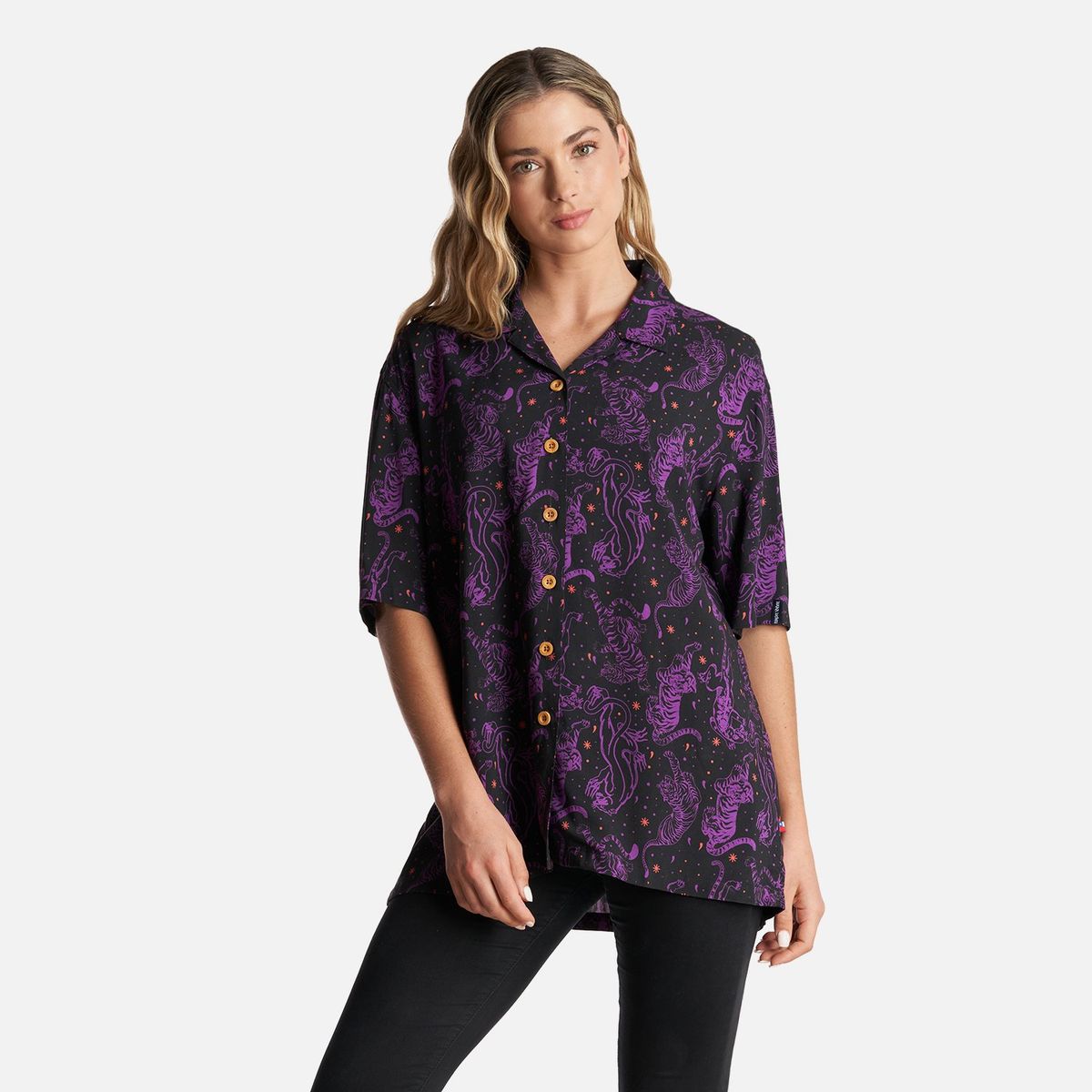 HAKA HONU - Camisa Mujer Cola de Tigre Print Negro Haka Honu