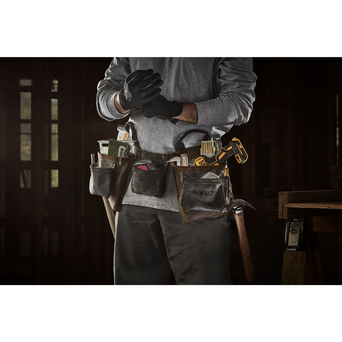 DEWALT - Cinturón y bolsos de cuero 11 bolsillos DEWWALT DWST550112