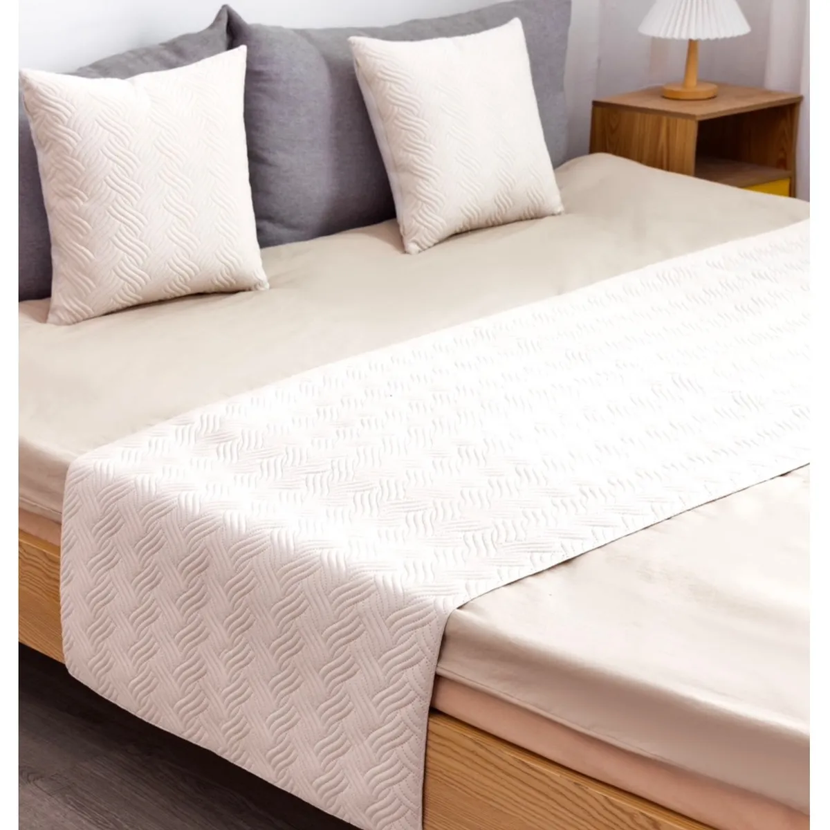 COMPRAPO - Set Piecera + 2 Fundas Plush  King o 2Pzas. 210x70 Color Crema