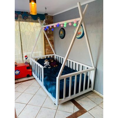 Imagen 2 del producto Cama Tipi Montessori con Baranda 1.5 plaza