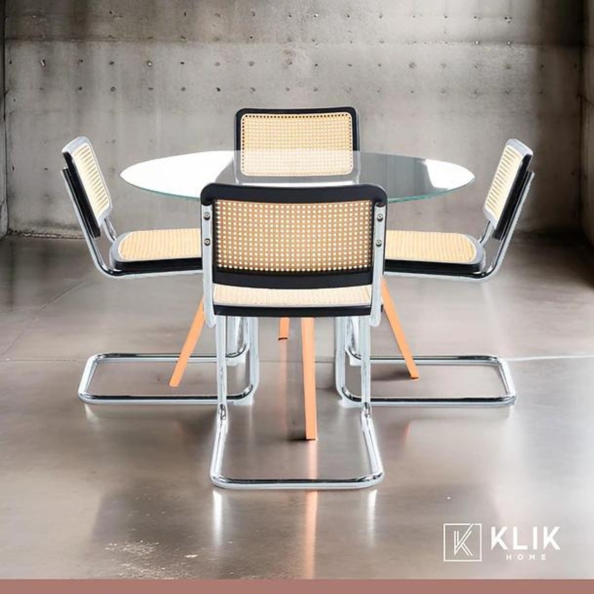 KLIK - Mesa de Comedor Eames 80cm redonda vidrio + 4 Sillas Breuer Madera - Negra KLIK