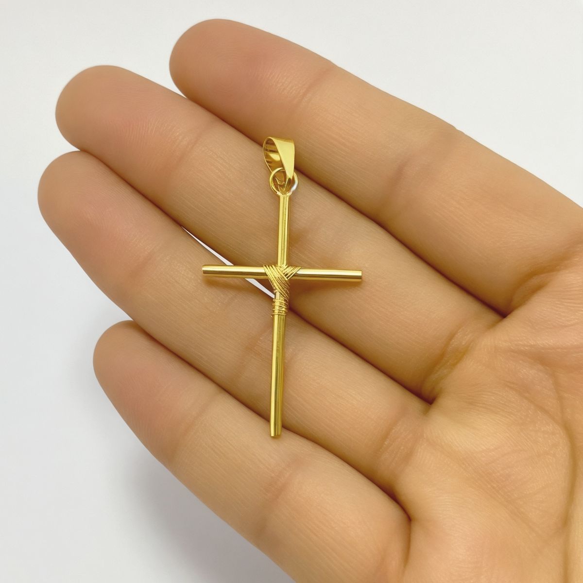 COGGIOLA - Colgante Cruz Manto Grande Enchapado Oro 18K