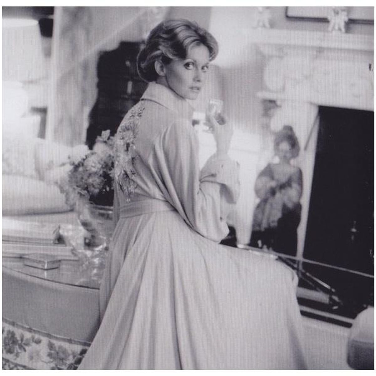 HITWAY MUSIC - OLIVIA NEWTON JOHN - HOPELESSLY DEVOTED: THE HITS (AUSTRALIAN) - CD HITWAY MUSIC