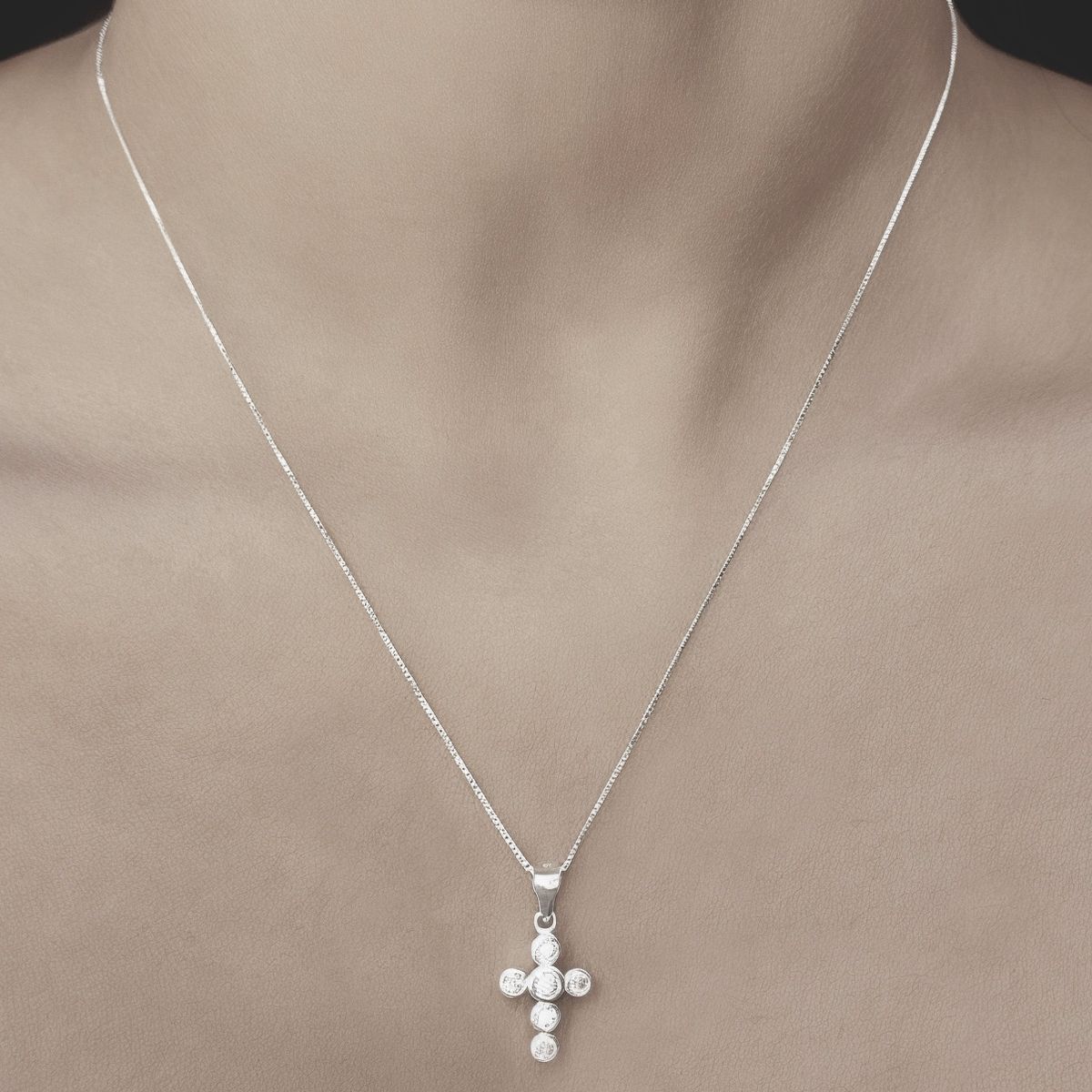 COGGIOLA - Collar Cruz Circones Mini Plata Fina 925