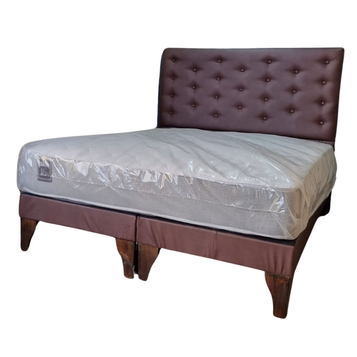 GENERICO - Cama Europea 2 Plazas + Respaldo Chocolate A Piso + Colchón Resorte