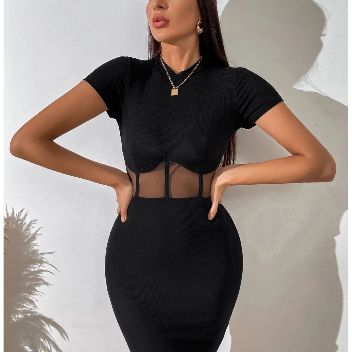 GARSIL - Elegante Vestido De Manga Cortas Para Mujer Con Transparencia