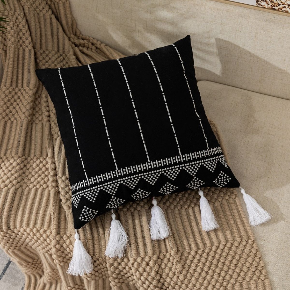 GENERICO - Fundas Para Cojín Decorativas Modelo Bordado Con Pompón Negro