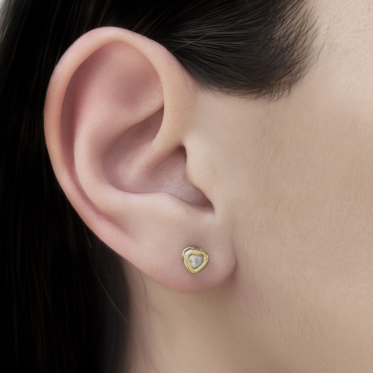 ANDREA COGGIOLA JOYAS - Aros Corazón Circón Blanco 5mm Enchapado Oro 18K