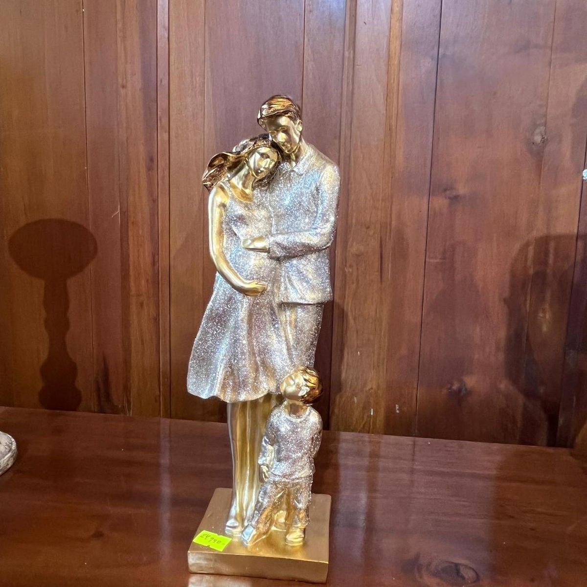 GENERICO - Figura Familia Dorada 2