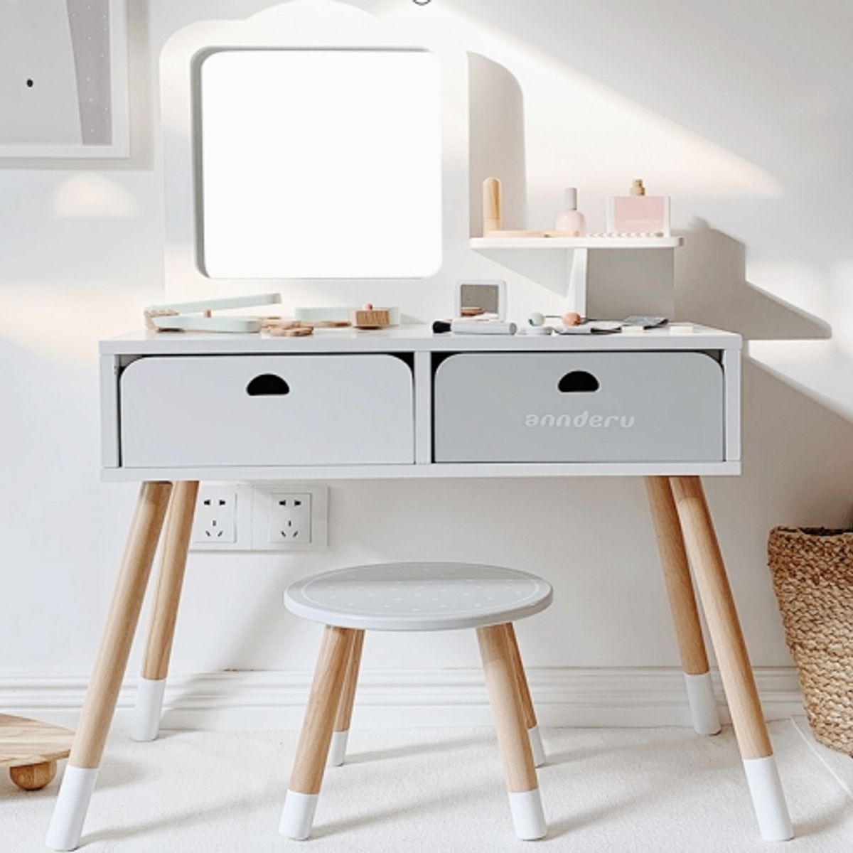 GENERICO - Tocador de niña blanco