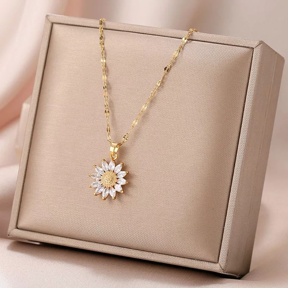 LUXURYJOYAS - Collar Flor Girasol Con Cristales Oro 18kt Baño2