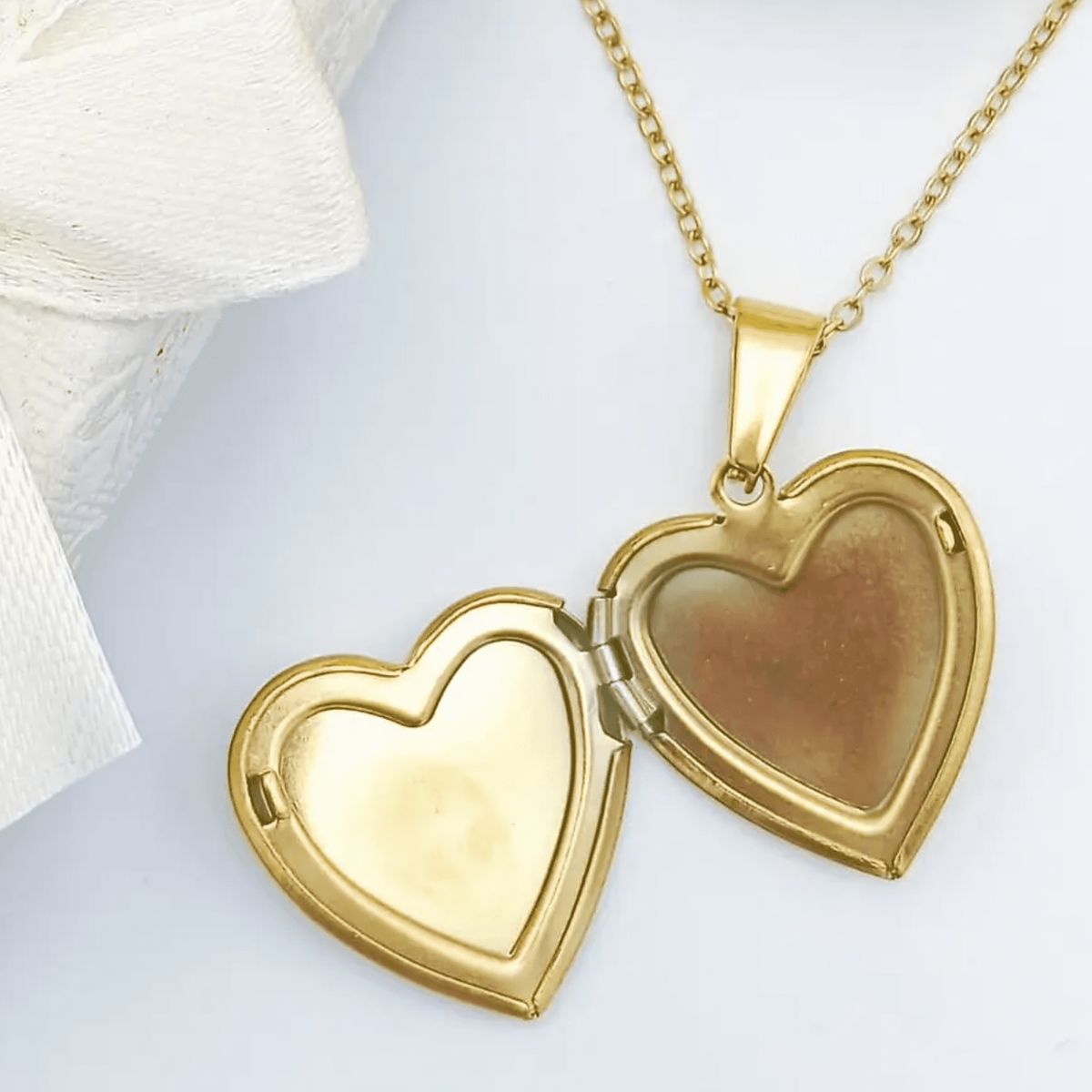 ELBAULDEJUMA - Colgante Relicario Corazón Nacar Guardafoto Chapado En Oro 18k