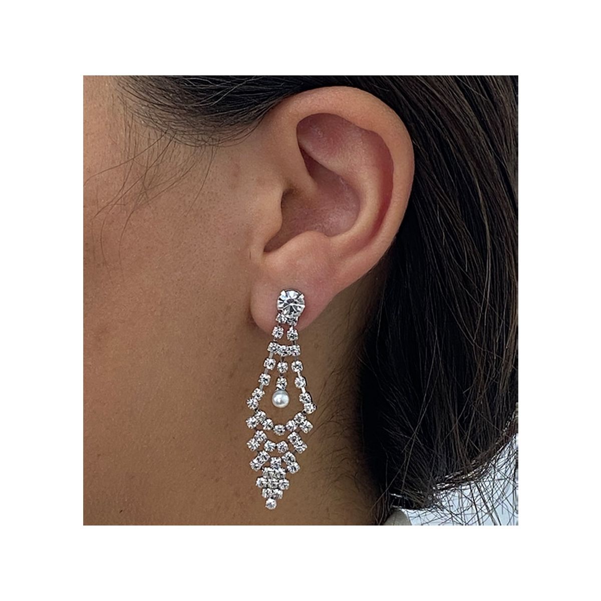 GENERICO - Aros Colgantes Con Perla Y Brillo  Color Plateado