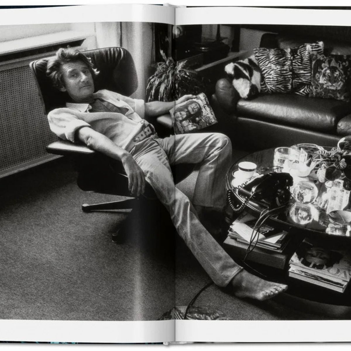 TASCHEN - Po - Helmut Newton & Alice Springs. Us And Them - Int