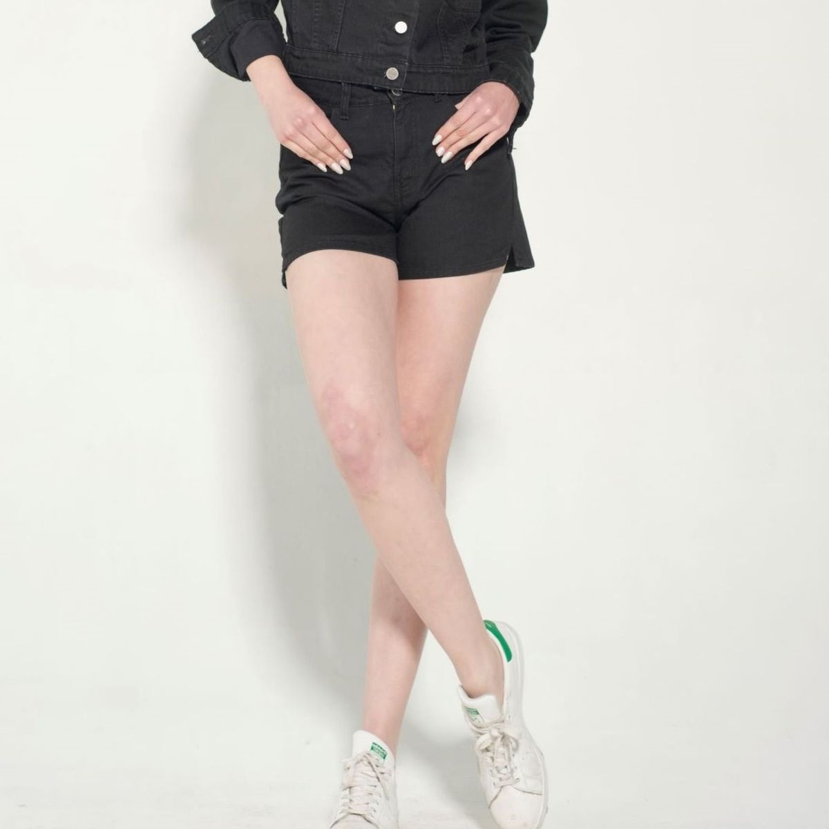 MOMCHIC - Short Olivia Demin Negro