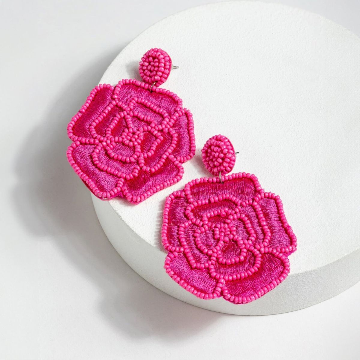 LOUNGE - Aros Mujer Flor Grande Fucsia