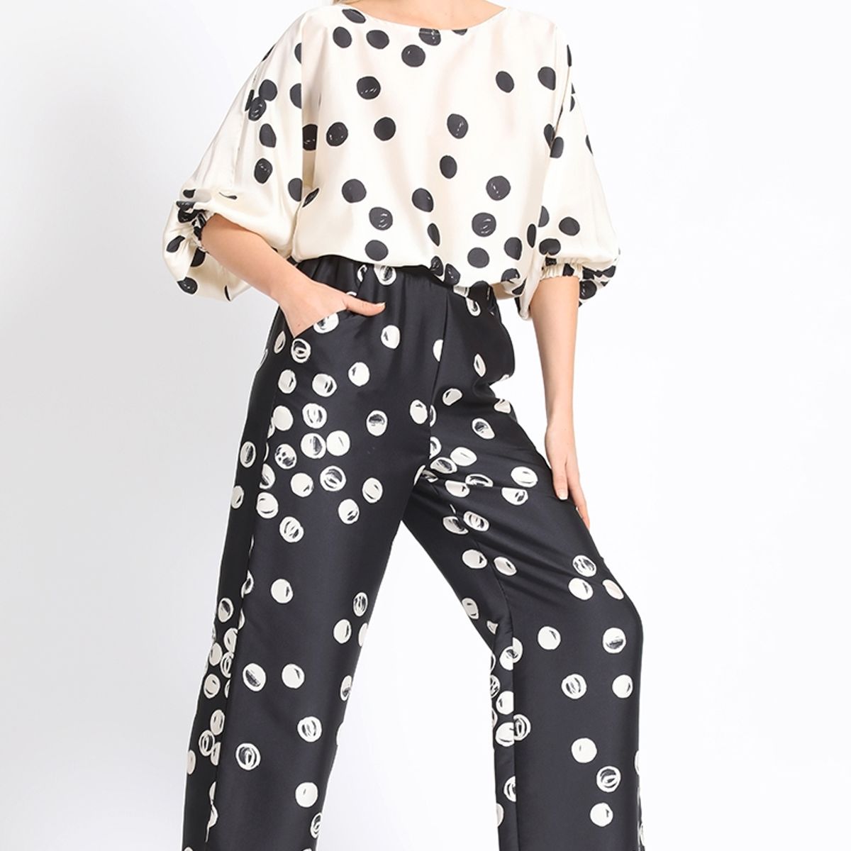 LIOLA - Pantalon Recto Lunares, Negro Liola