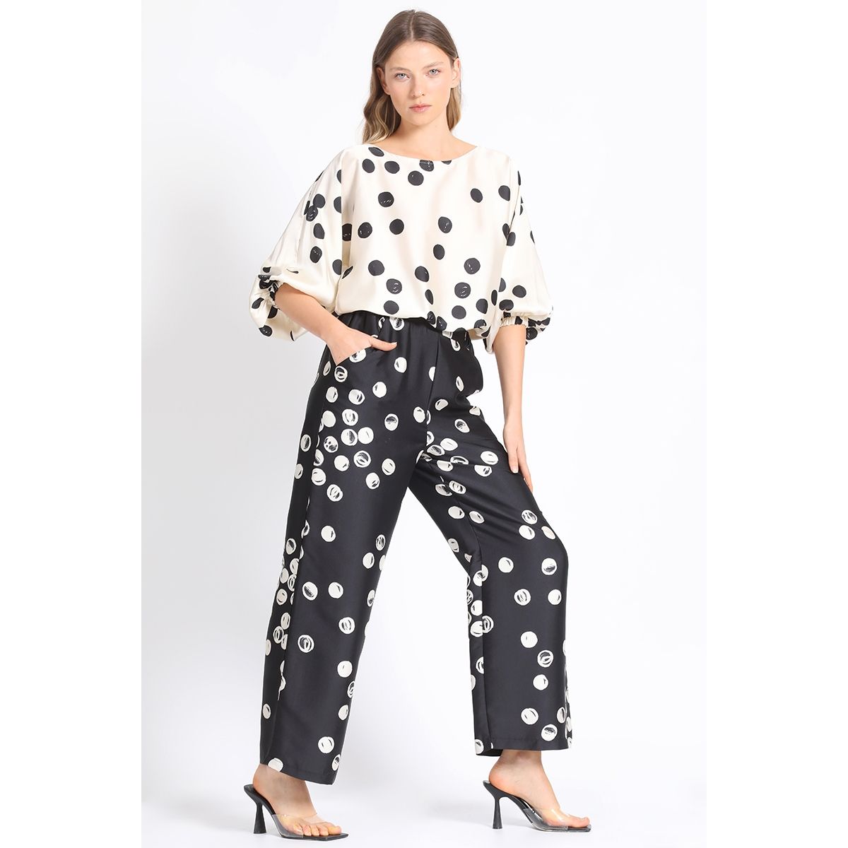 LIOLA - Pantalon Recto Lunares, Negro Liola