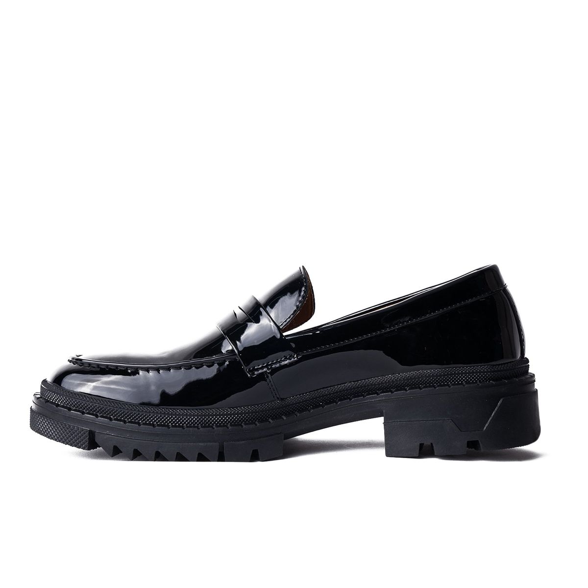 ZAMETA - Mocasín Urbano Sebago Negro Charol Zameta
