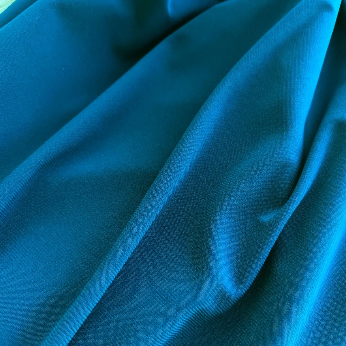 MARIA PASKARO - Vestido Largo Marken Petroleo Lycra Fria Vuelo Grande Maria Paskaro - Negro