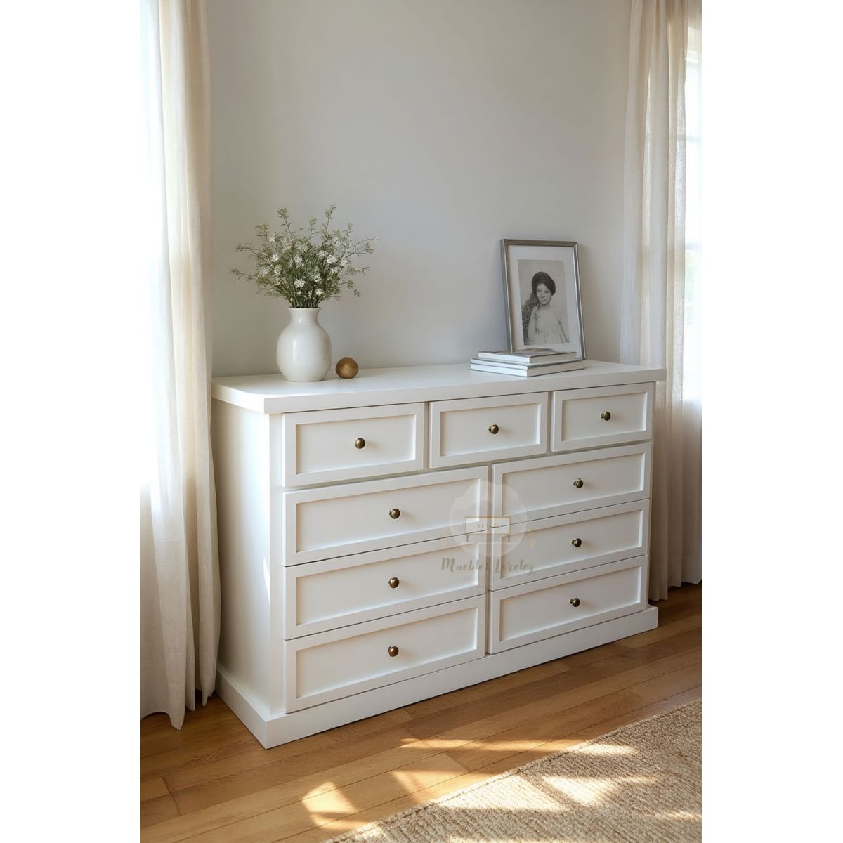 RUSTIC STYLE - COMODA MADERA 9 CAJONES BLANCA Y TIRADORES DELUXE.