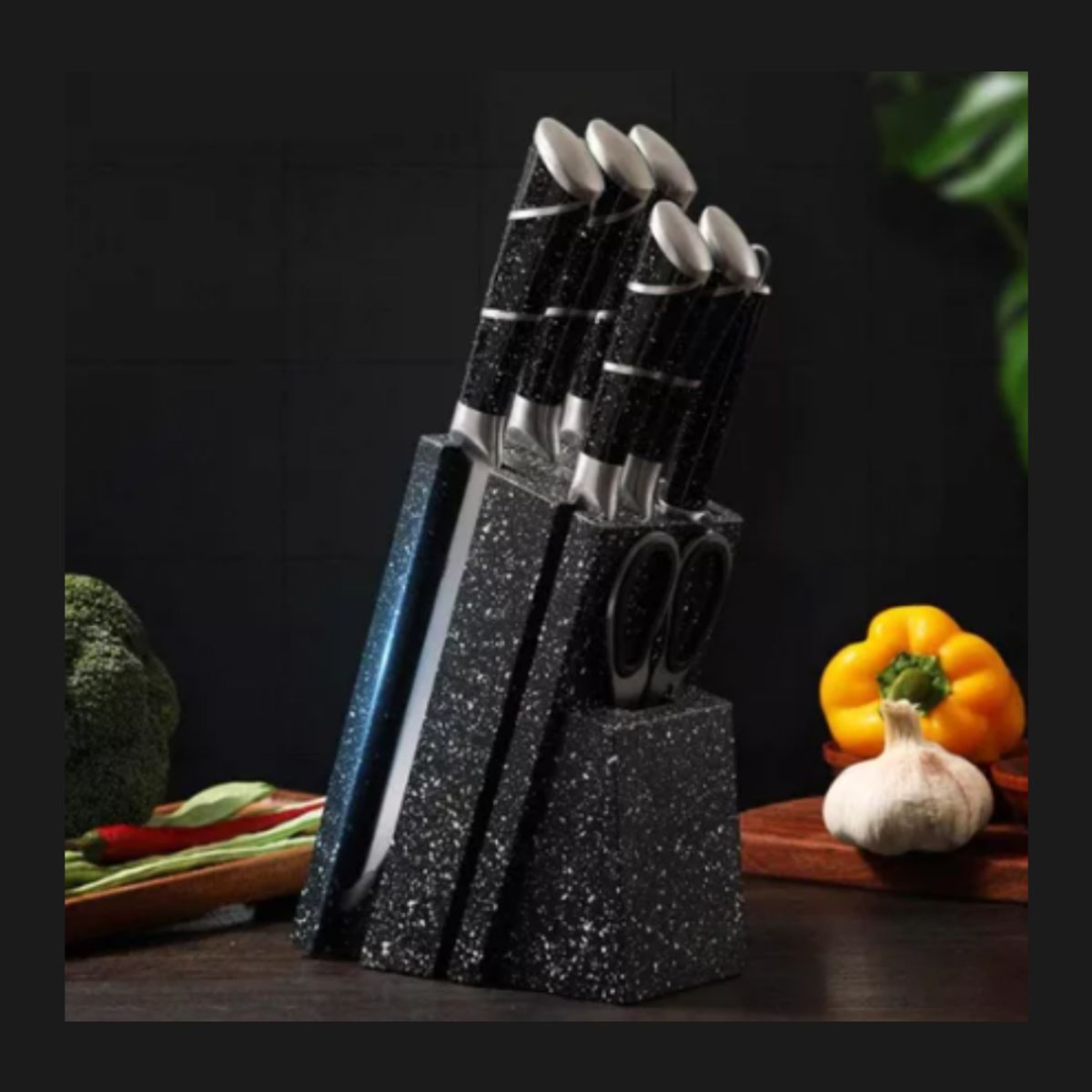 GENERICO - JUEGO DE CUCHILLOS CON BASE MADERA Y UTENSILIOS 11 PIEZAS COLOR GRIS