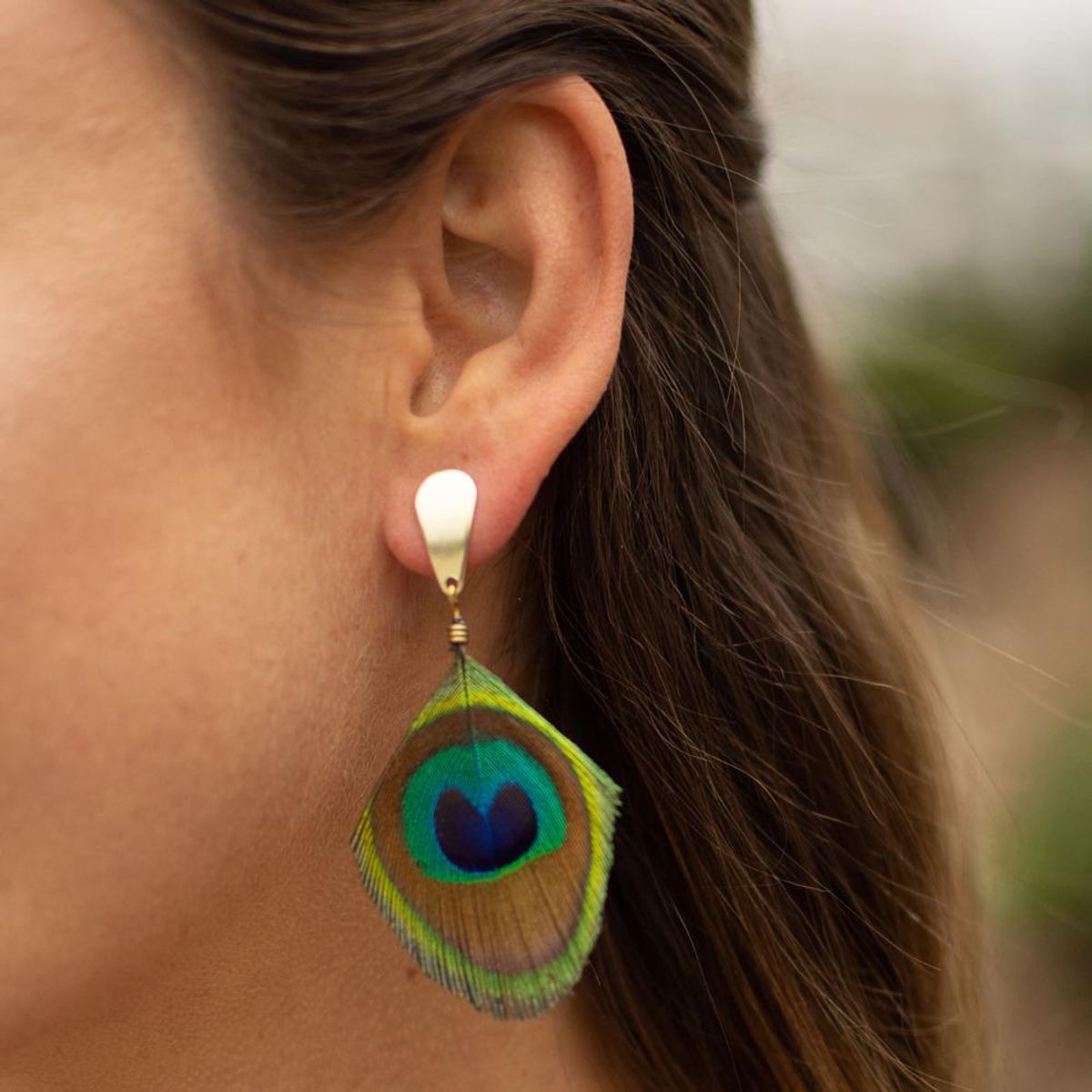 MARIA PASKARO - Aros de Pluma Pavo Real Verde Dorado 02 Maria Paskaro - Verde