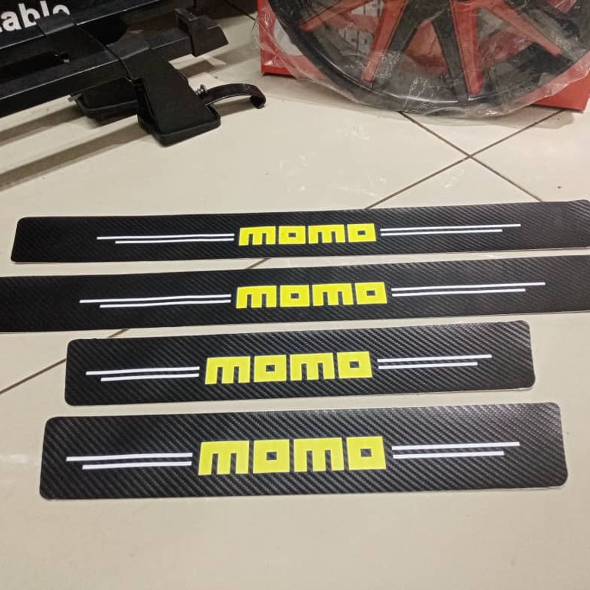 GENERICO - Cubre socalo pisaderas pegatina de fibra de carbono momo