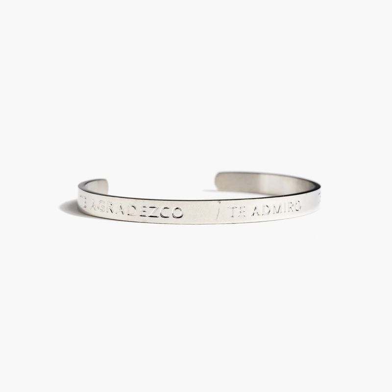 LOUNGE - Esclava Mujer Grabada Amor Plateado