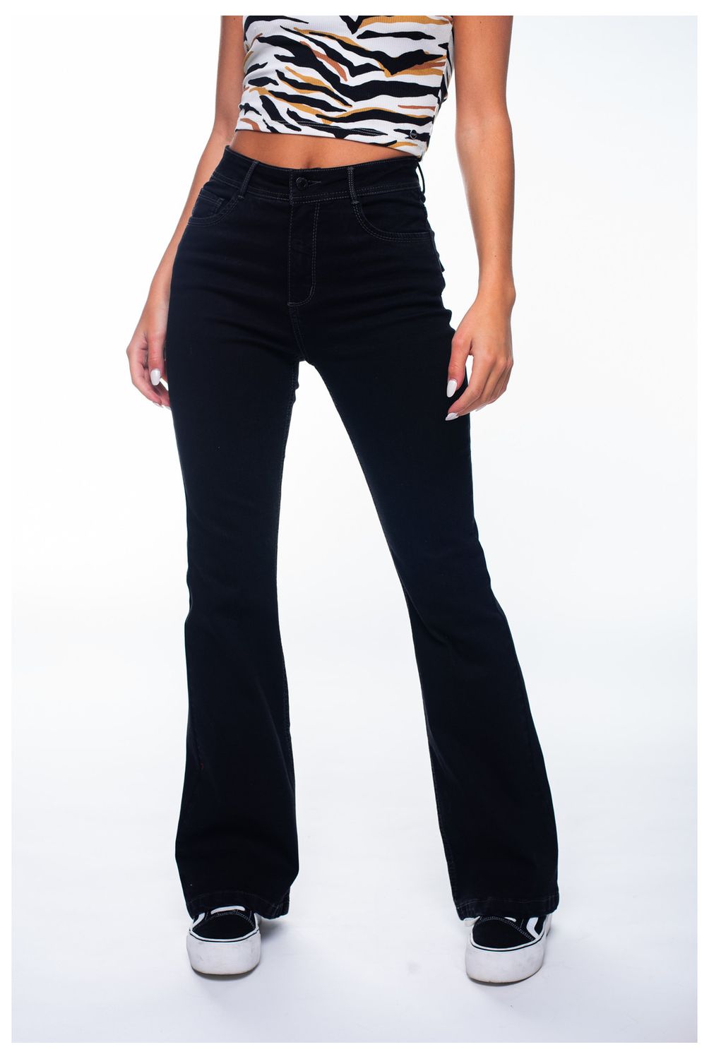 w=1004,h=1500,fit=pad