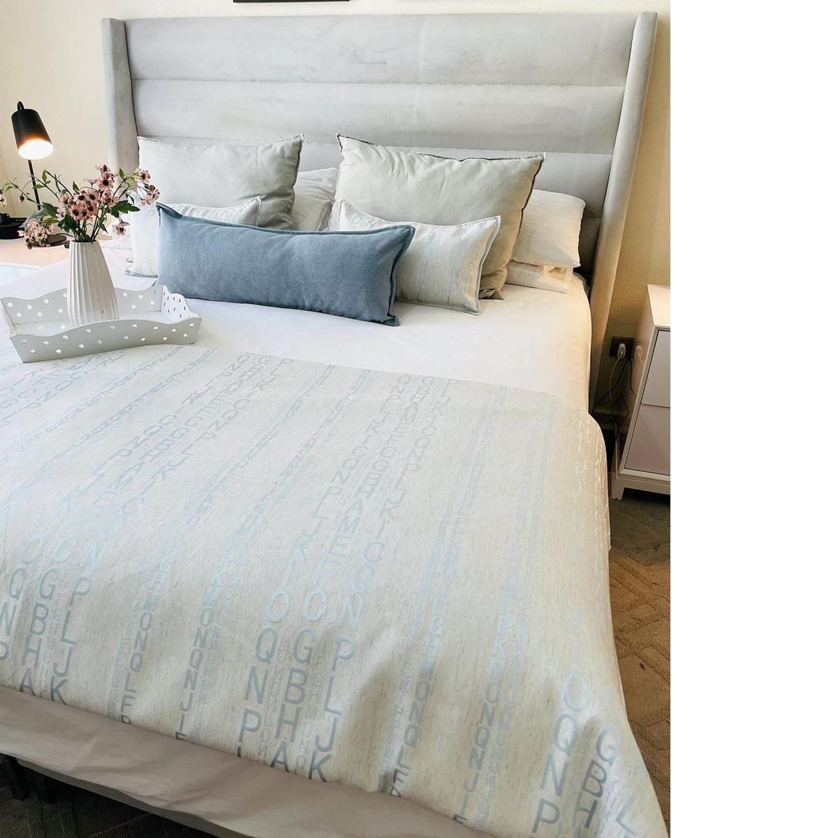 ANTONIA PAZ - Conjunto letras celeste Súper King