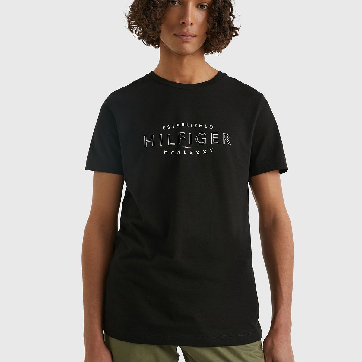 TOMMY HILFIGER - Polera Logo Curve Slim Fit Negro Tommy Hilfiger