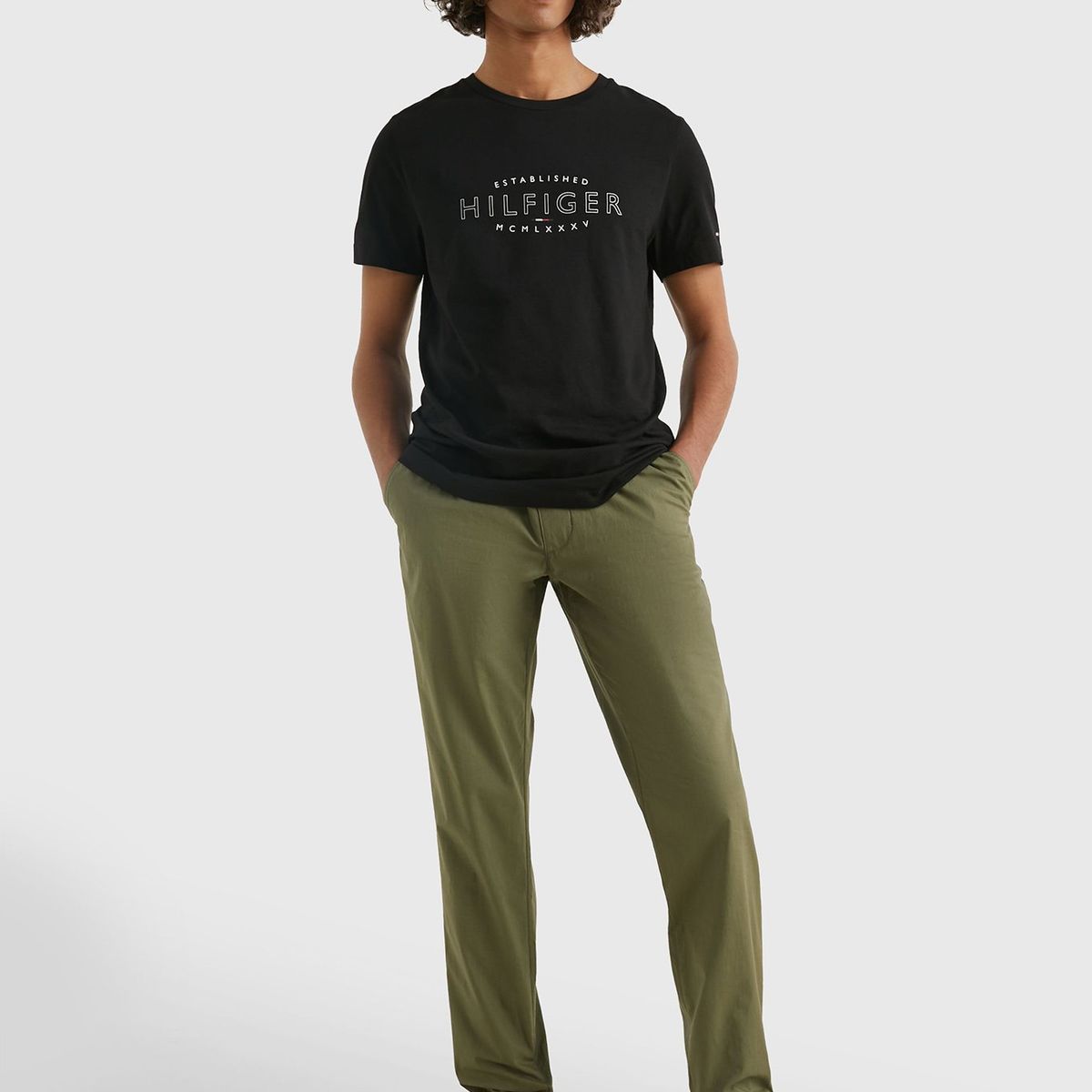 TOMMY HILFIGER - Polera Logo Curve Slim Fit Negro Tommy Hilfiger