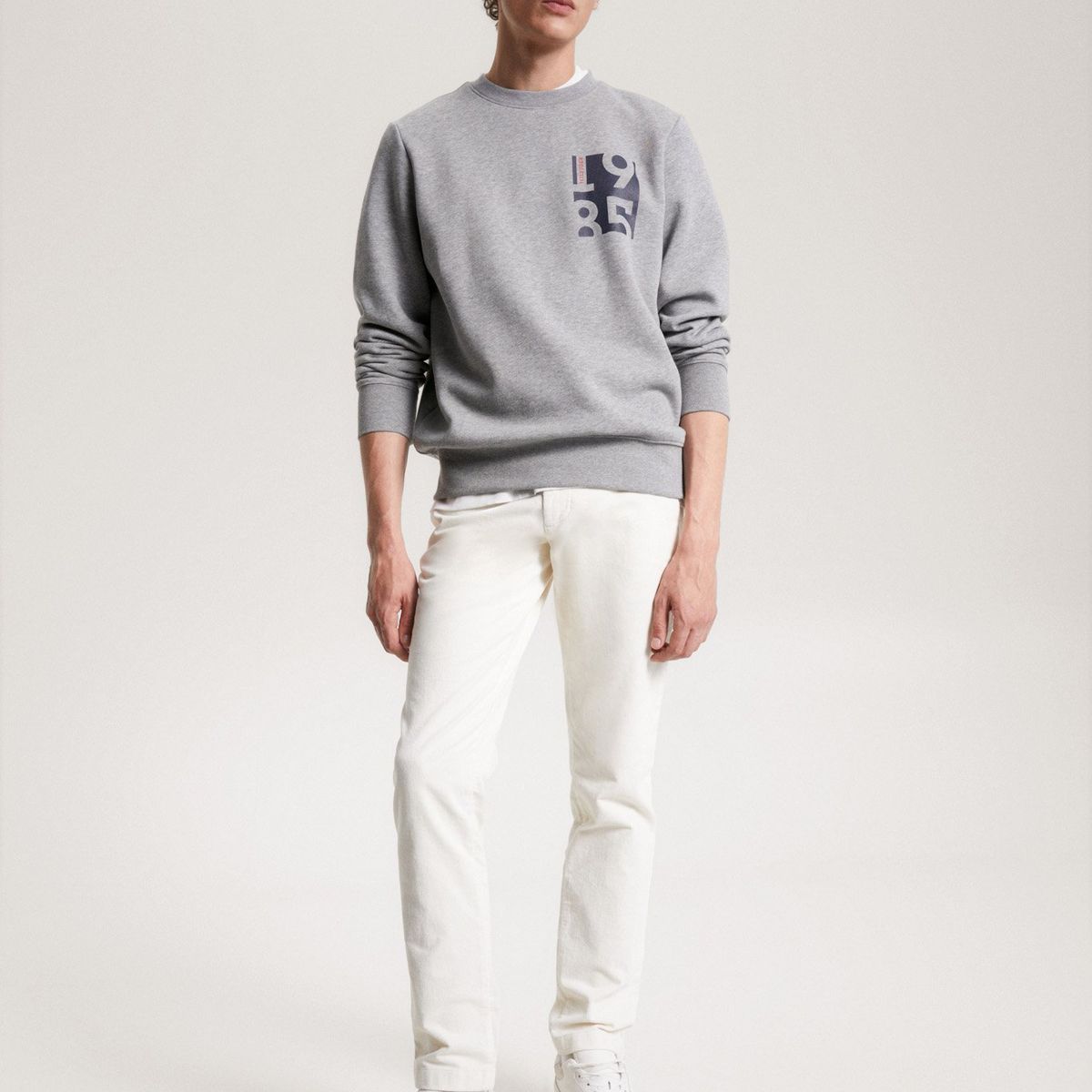 TOMMY HILFIGER - Polerón C-Neck Con Logo Estampado Gris Tommy Hilfiger.