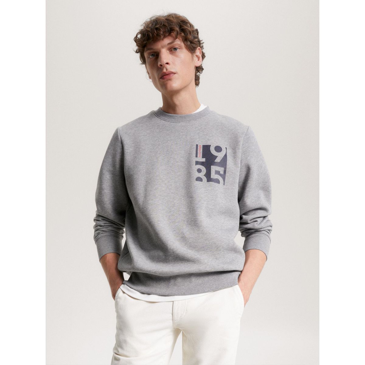 TOMMY HILFIGER - Polerón C-Neck Con Logo Estampado Gris Tommy Hilfiger